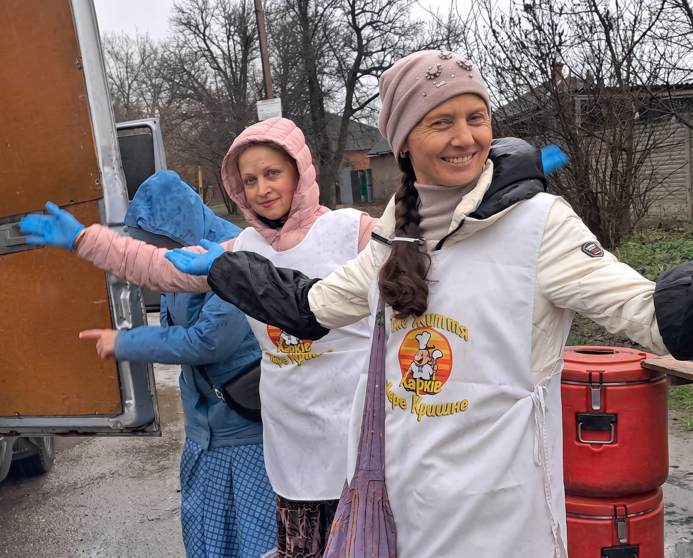 Волонтерки Світлана і Тетяна на кухні фонду «Їжа життя Харків»